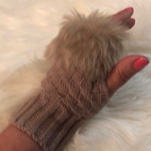 Mittens with open fingers